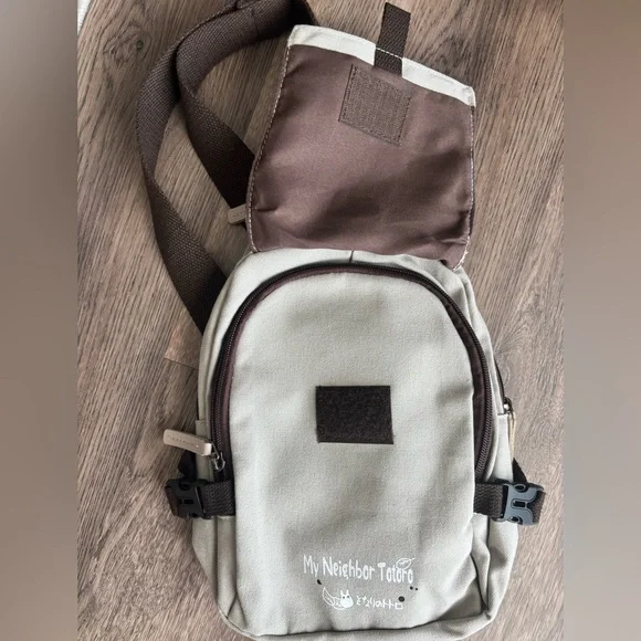 My Neighbor Totoro Sling Bag (unisex) - Picture 2 of 6